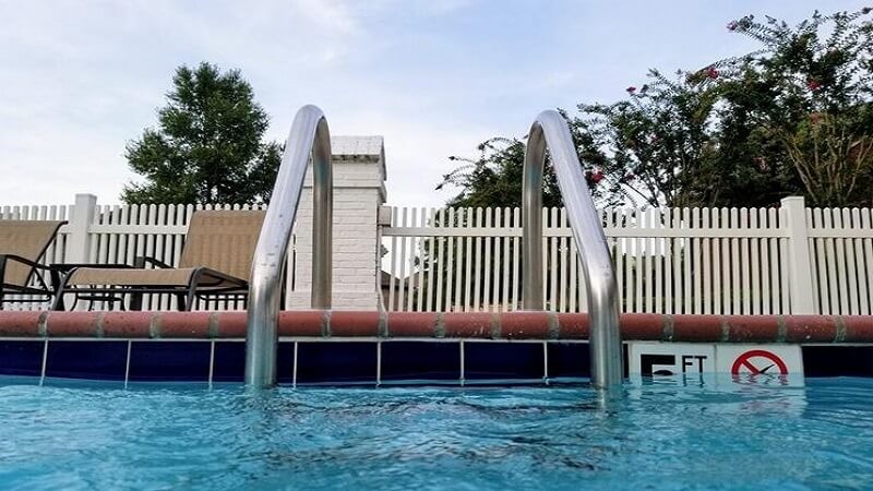 DIY Pool Fence Installation: 6 Tips and Tricks for Homeowners